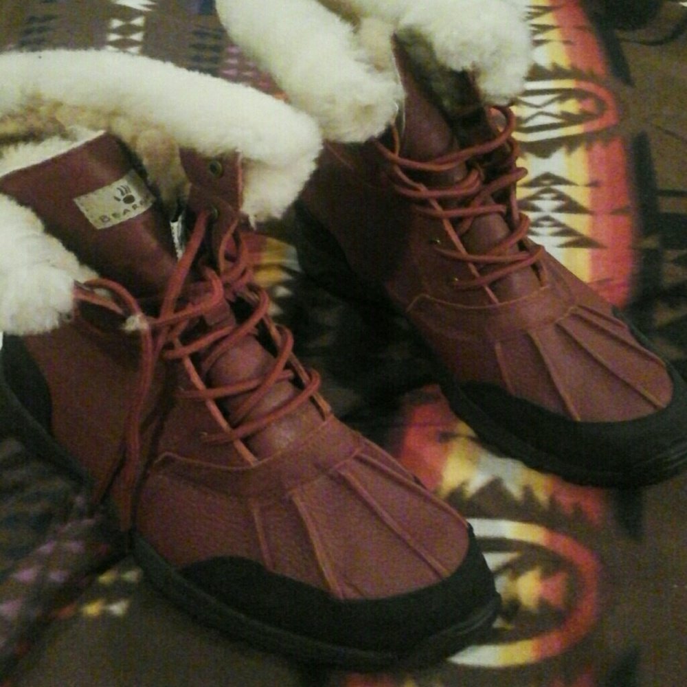 Bear Paw Burgundy snow boots .